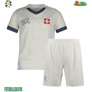 Schweiz Bortaställ Barn EM 2024 Kortärmad (+ Korta byxor)